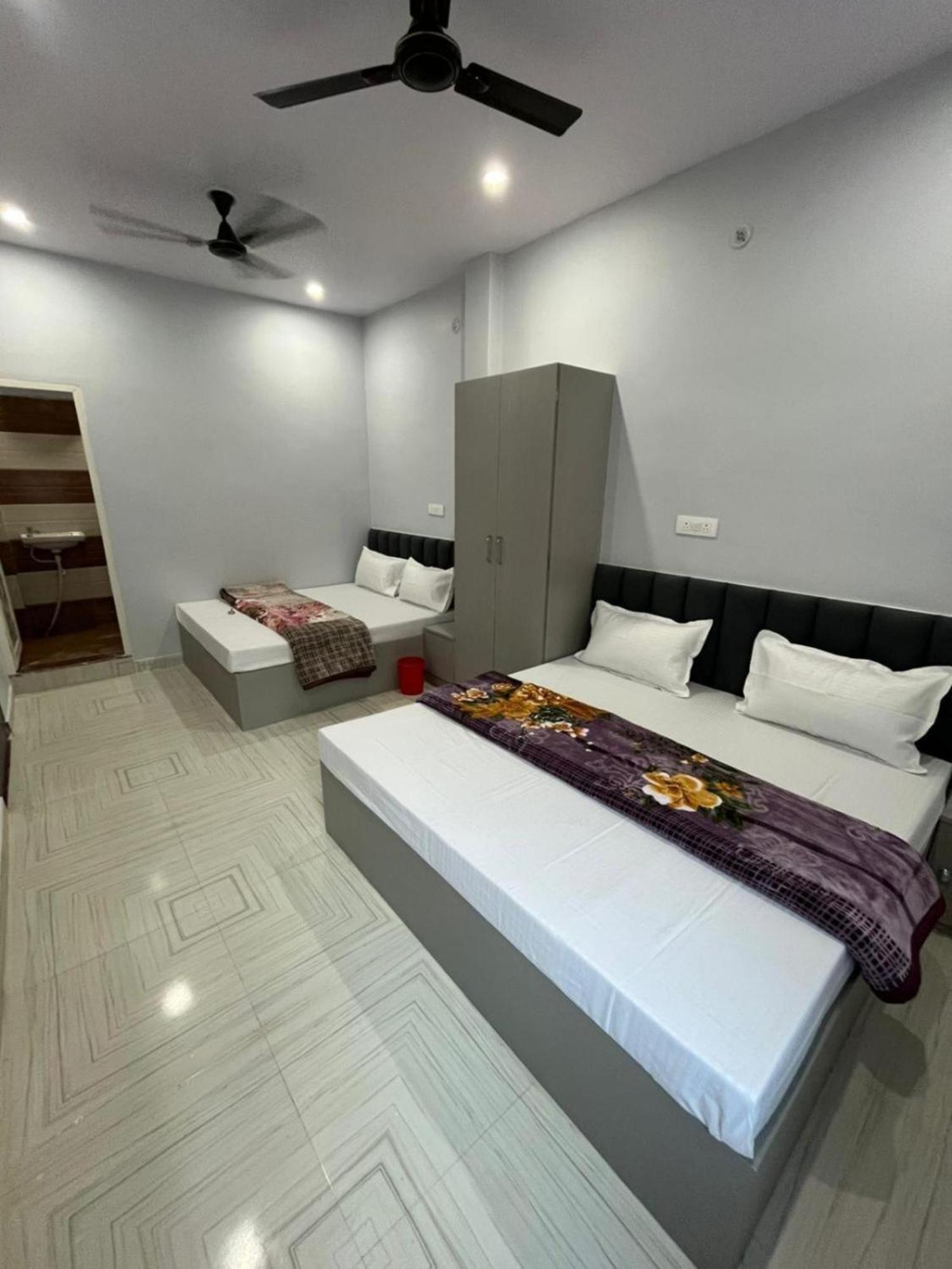 Shivaa Aashram Near Kashi Temple With Free Internet Service 2* Varanasi